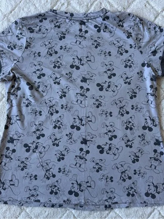 Disney Parks | Short Sleeve Mickey Mouse Pocket Tee | Size Extra Extra Large - Picture 2 of 8